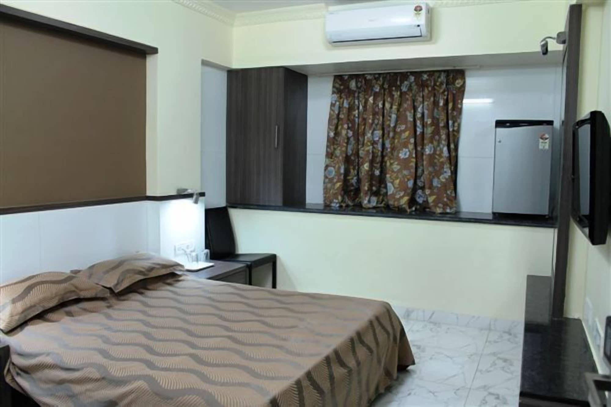 Unicontinental Hotel 2*