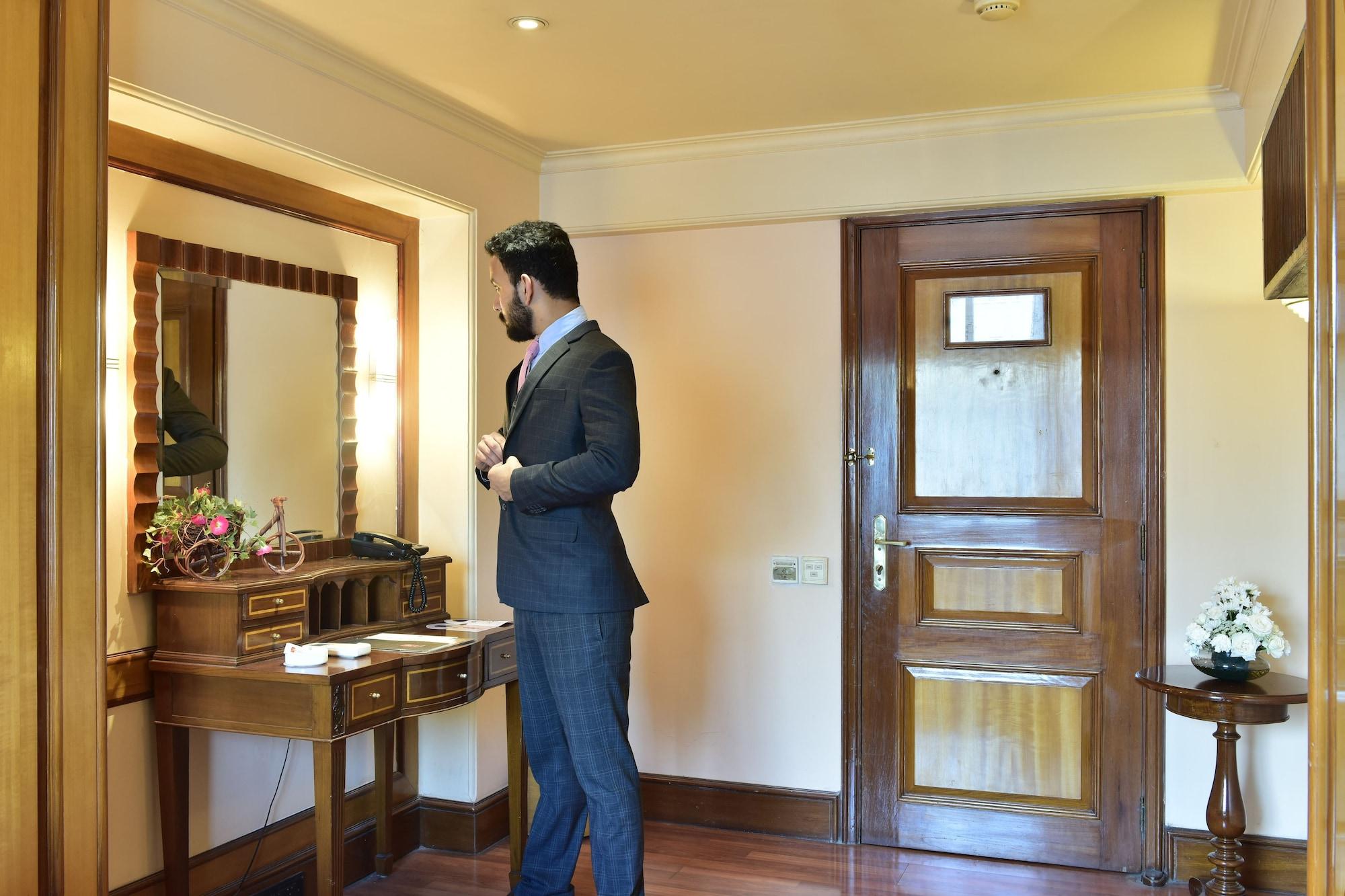 Parle International Hotel
