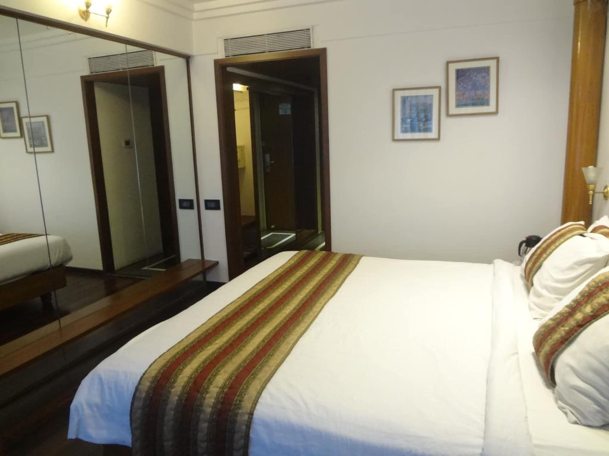 Midtown Pritam Hotel 3*