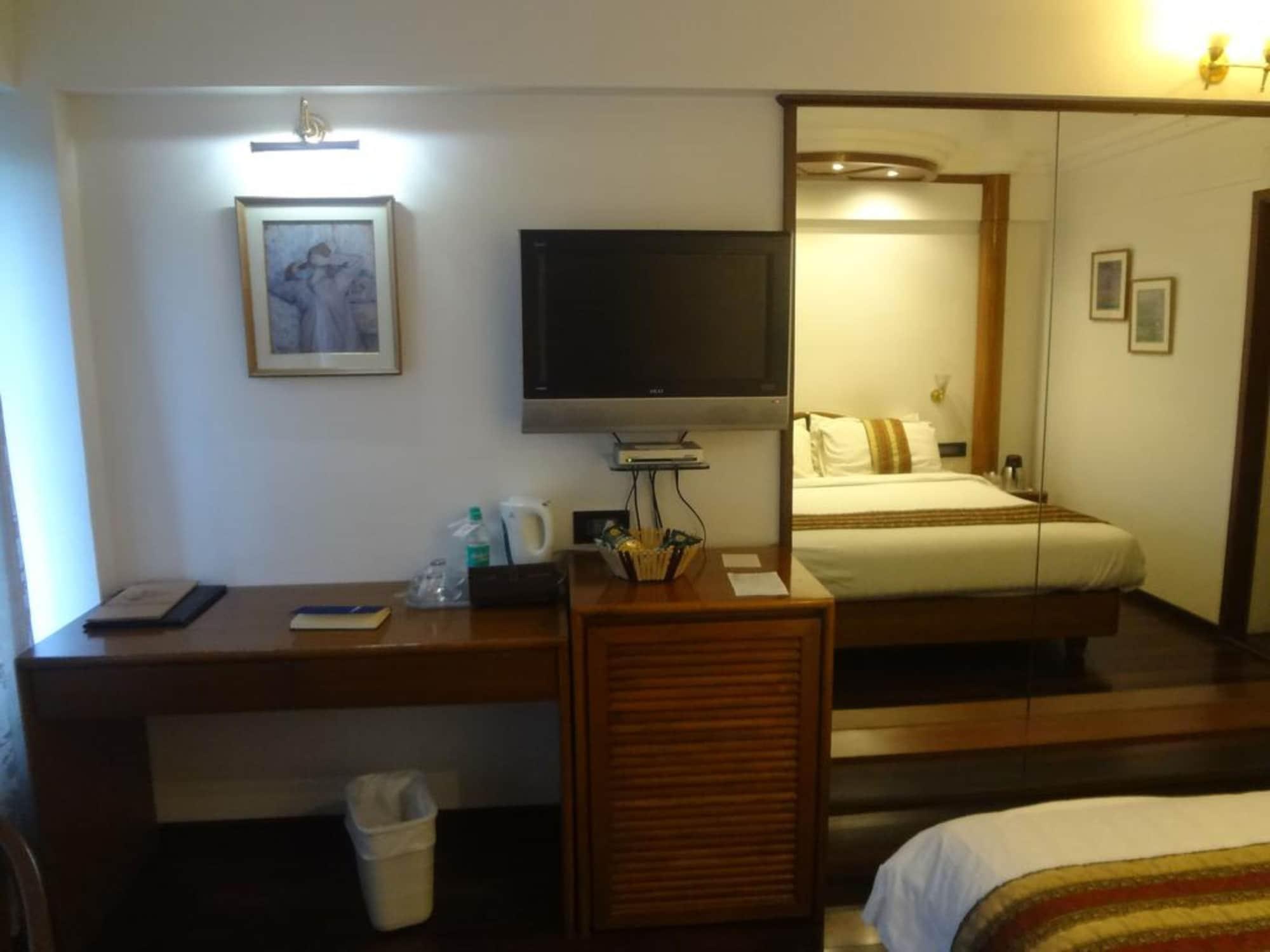 Midtown Pritam Hotel