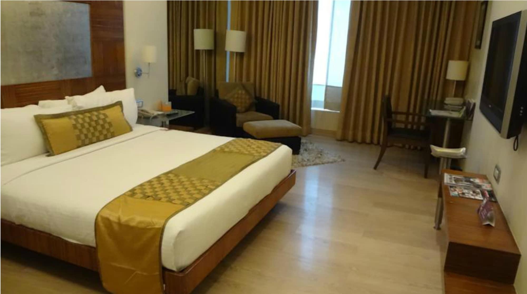 Mirage Hotel, International Airport Hotel 4*