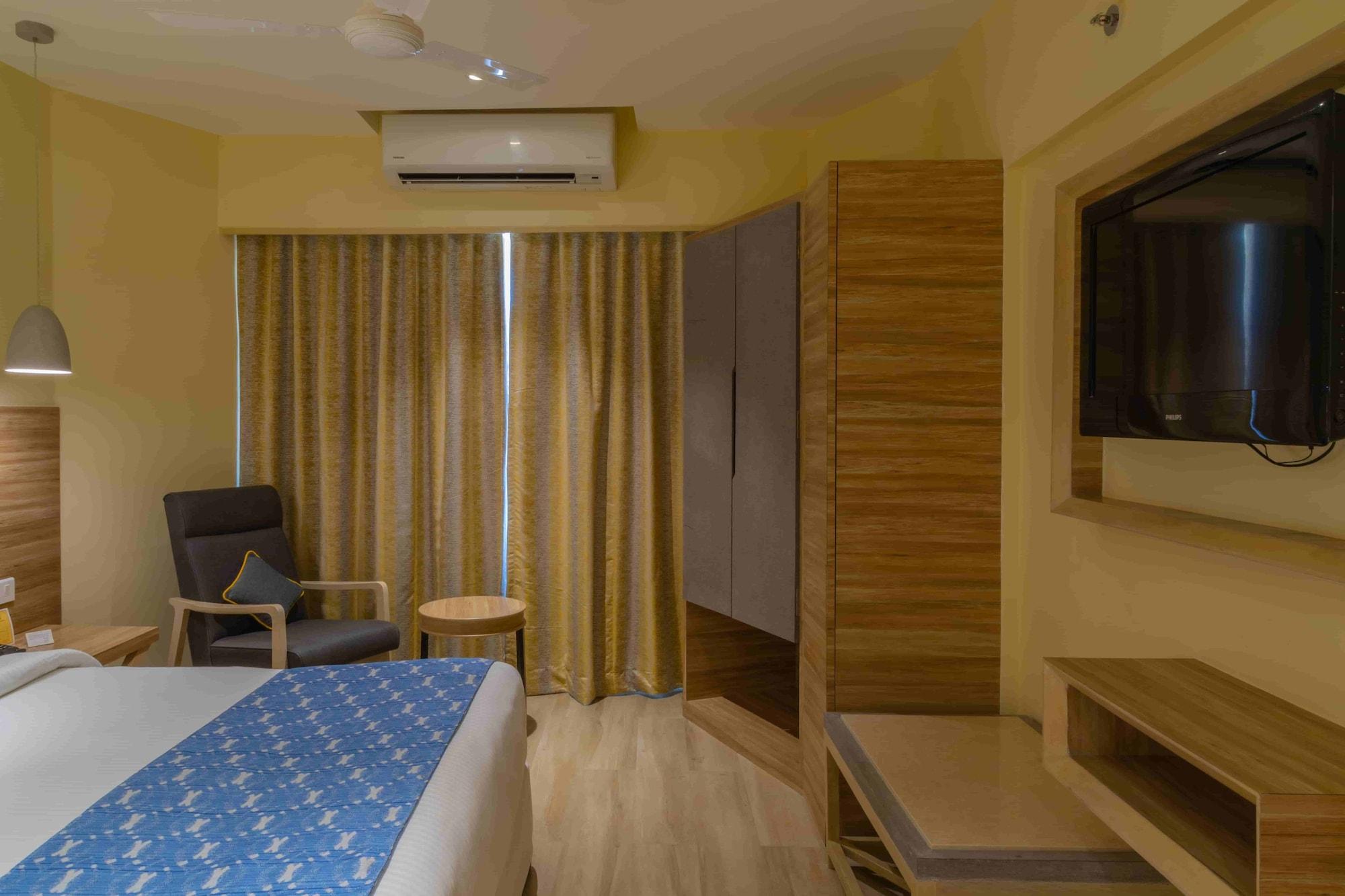 Hotel The & Powai 4*