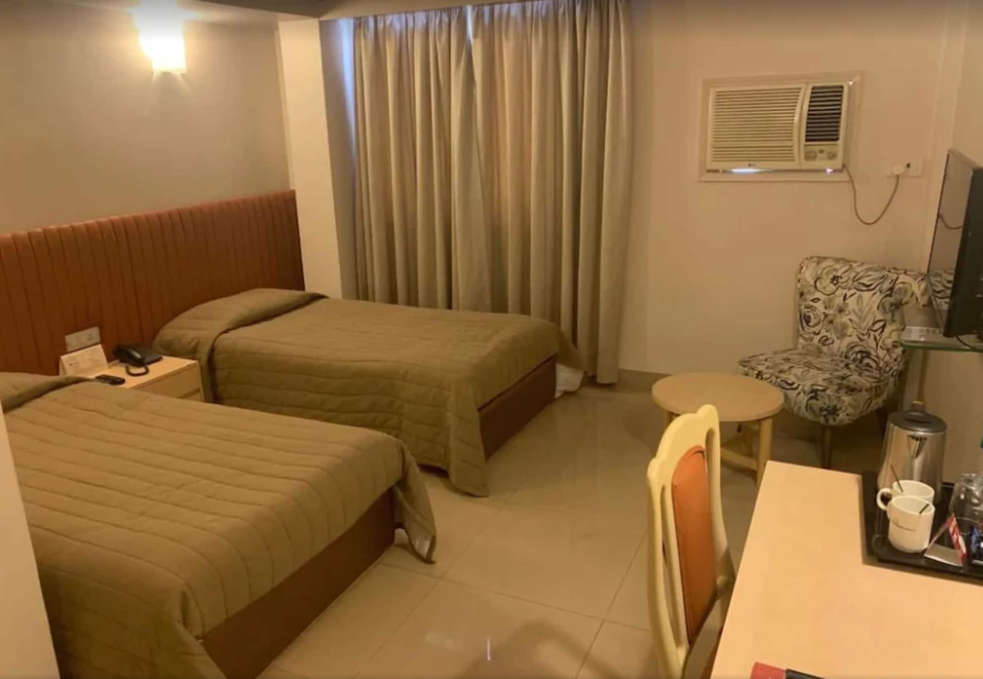 Diplomat, Colaba Hotel