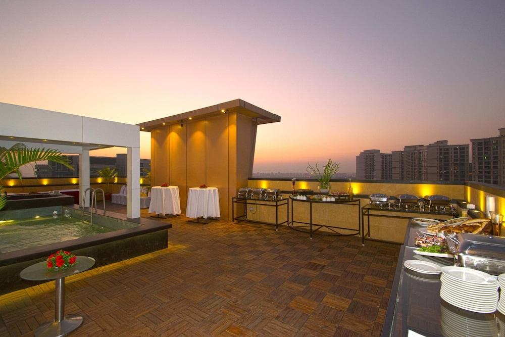 Lemon Tree Premier, Malad, Hotel