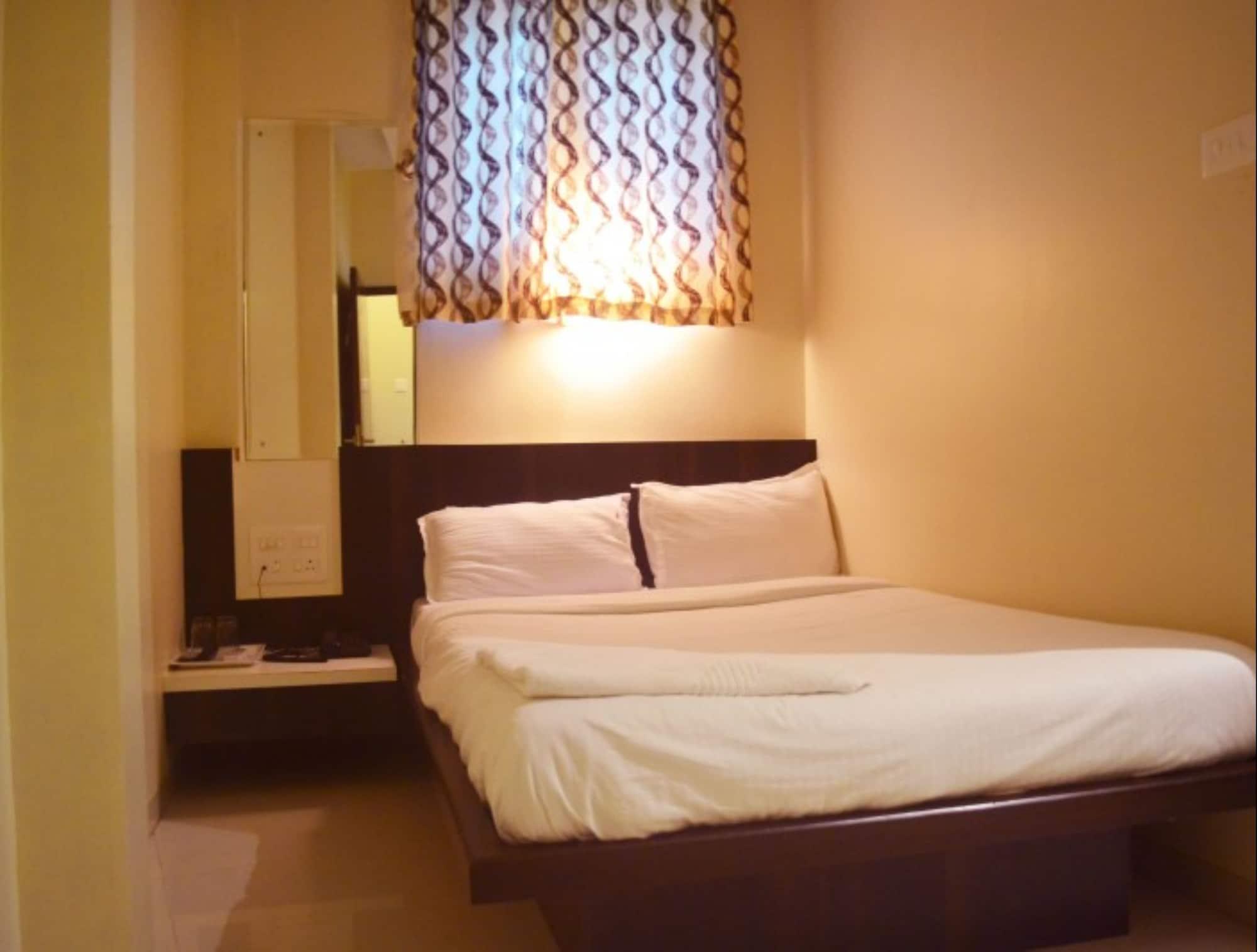 Hotel Super Collection O Airport Metro Andheri East Mumbai