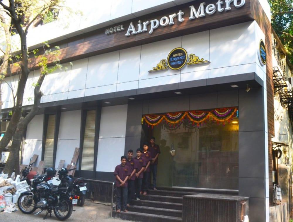 Hotel Super Collection O Airport Metro Andheri East 3*