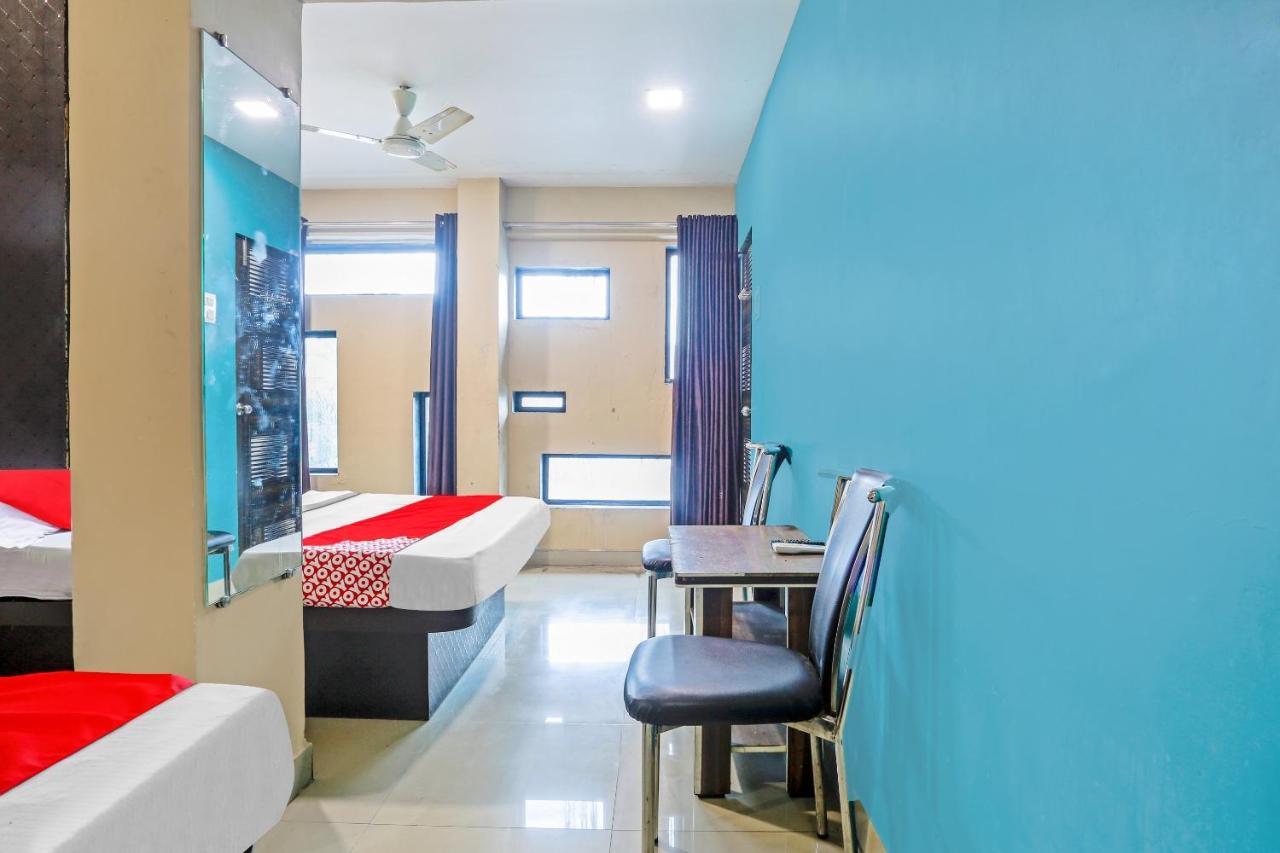 Oyo 85835 Saachi Hotel