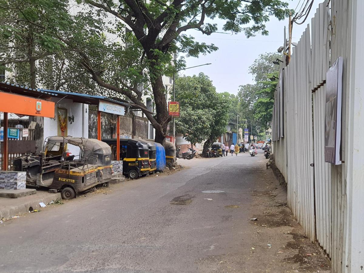 Osi Bkc Kurla West Apartment Mumbai