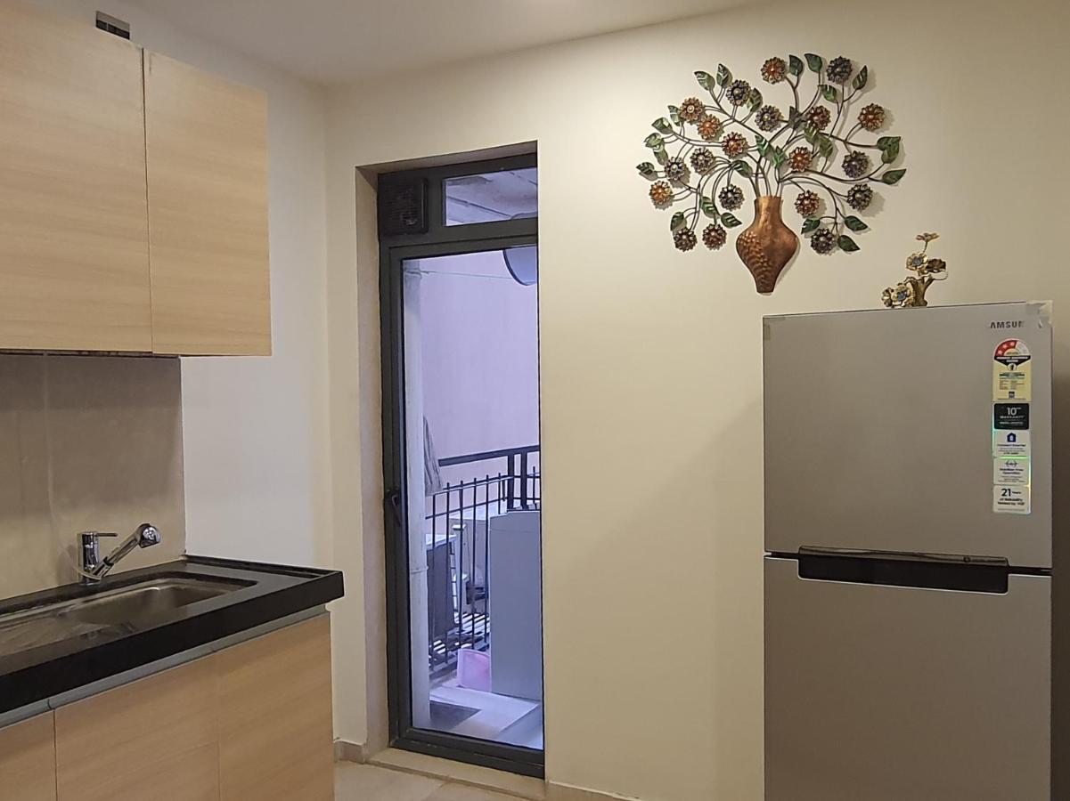 Apartment Osi Bkc Kurla West Mumbai