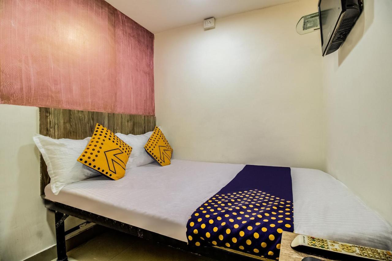 Spot On 65553 Star Royal Mumbai