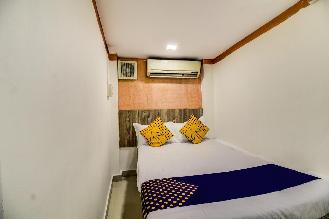 Spot On 65553 Star Royal 2* Mumbai
