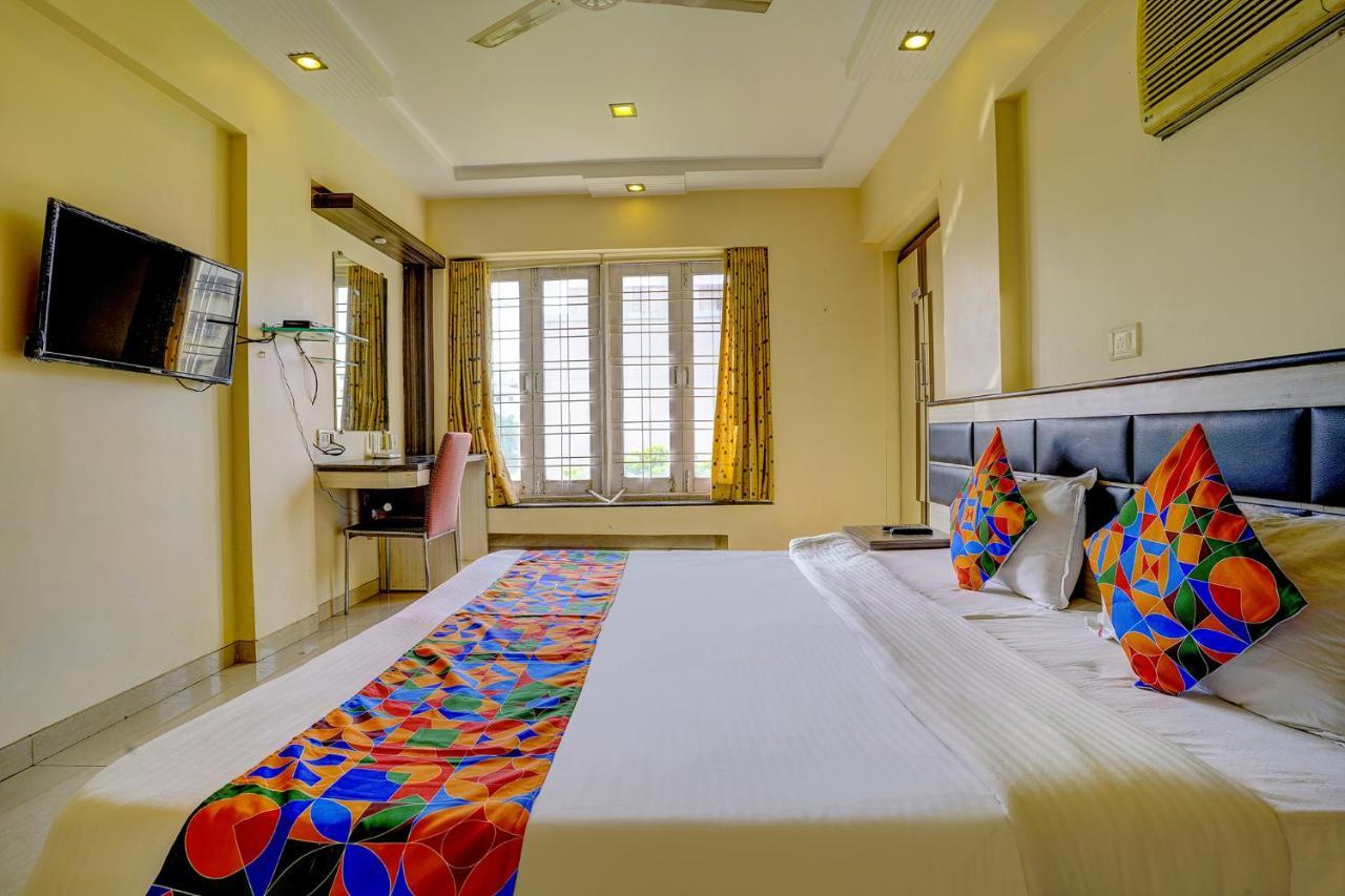 Collection O 81162 Whitefield Hotel