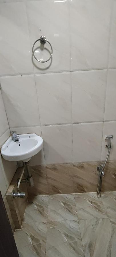 Minerva Residency - Near Grant Road Railway Station Hotel