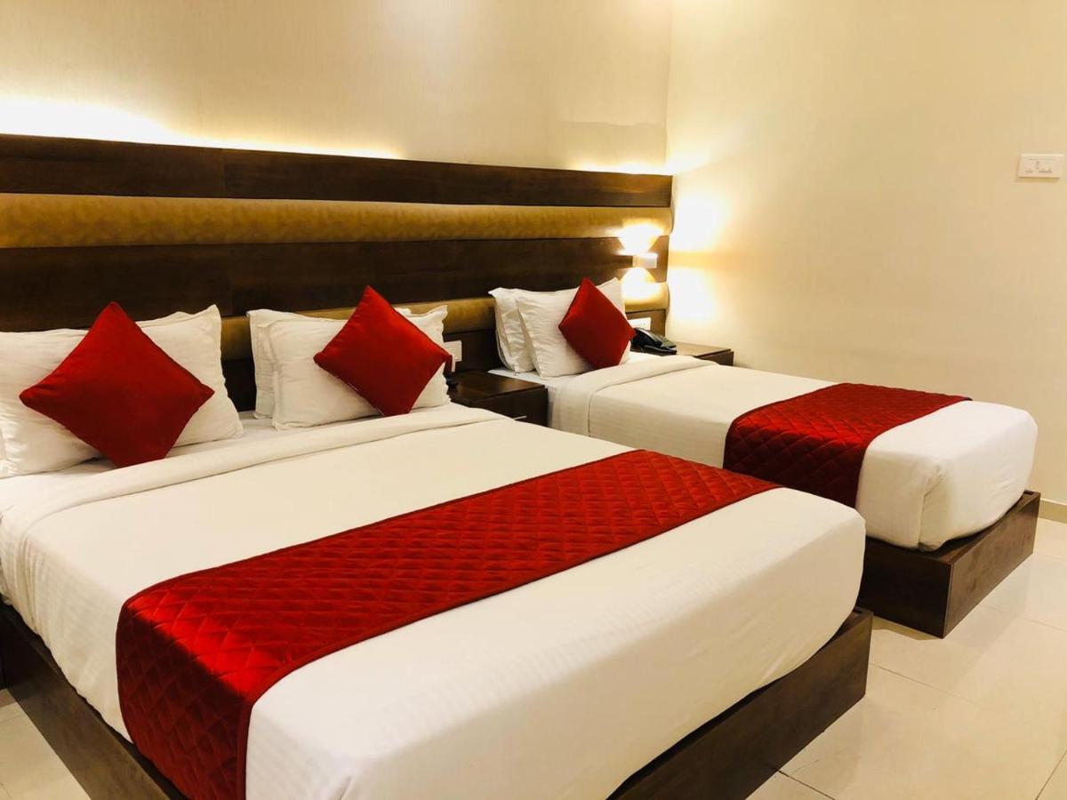 Universal Garden - Near Barc, Chembur 3*