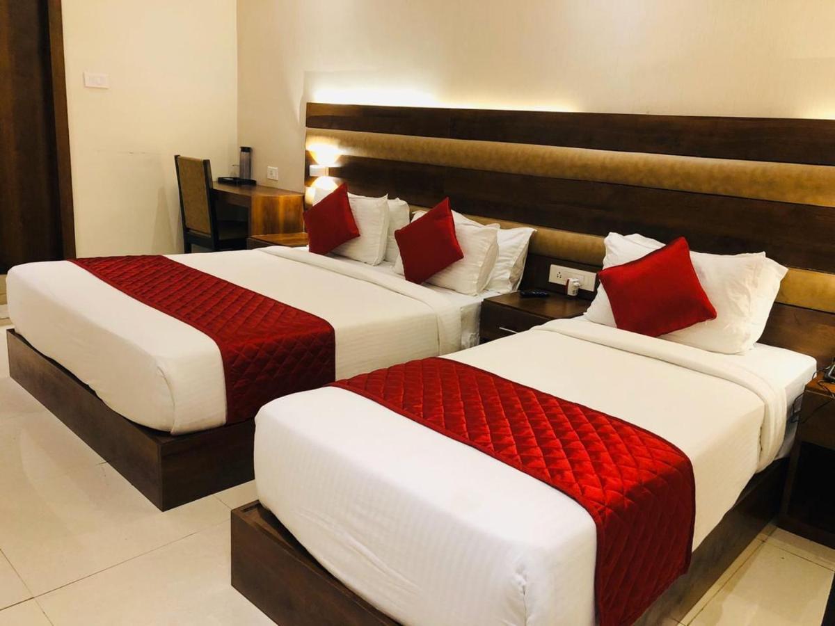 Universal Garden - Near Barc, Chembur 3*
