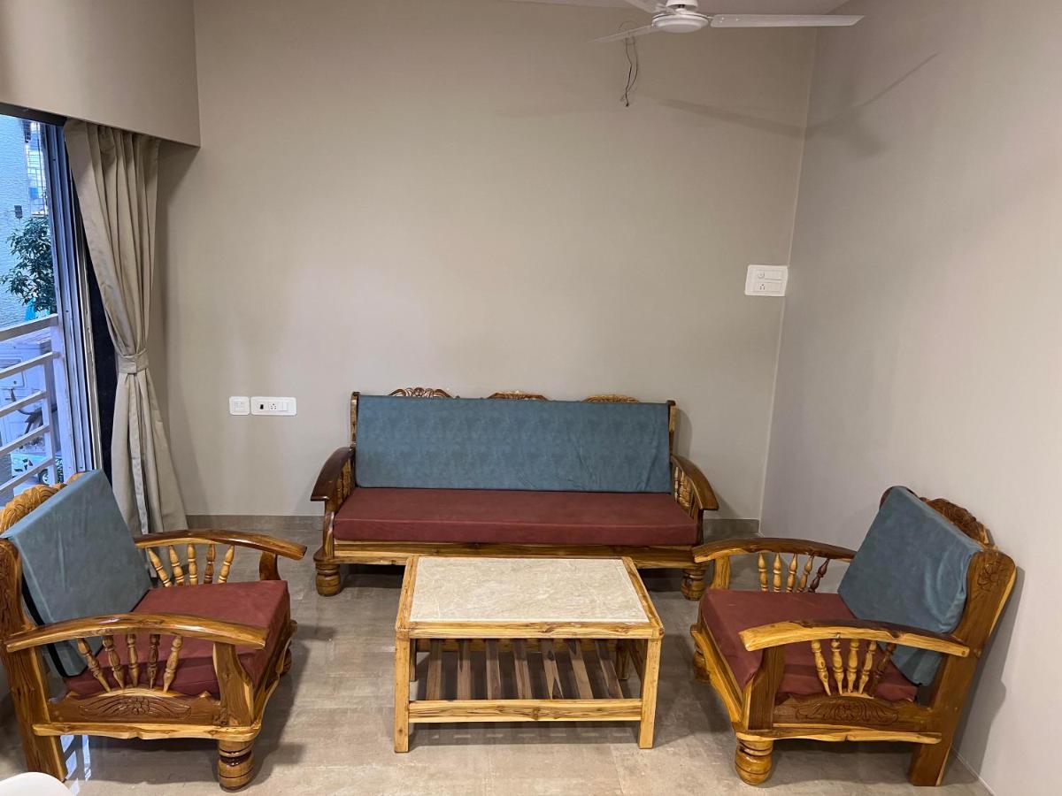 Pinaki Comfort Stay, Parle Mumbai