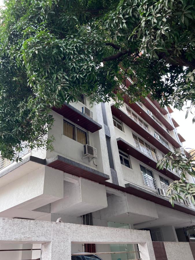 Pinaki Comfort Stay, Parle Apartment *