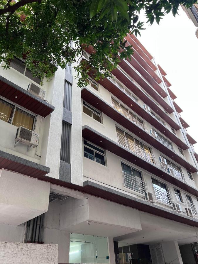Pinaki Comfort Stay, Parle Mumbai