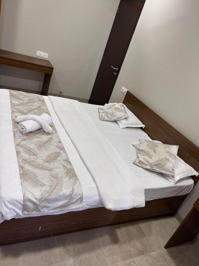 Pinaki Comfort Stay, Parle * Mumbai