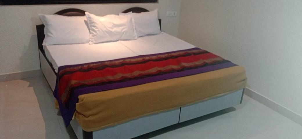 Shraddha Hotel Love hotel