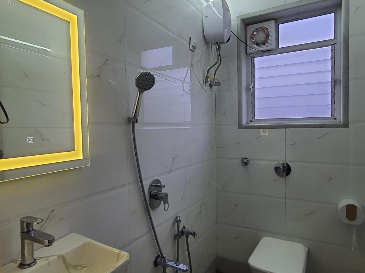 Osi Lilavati Bandra * Mumbai