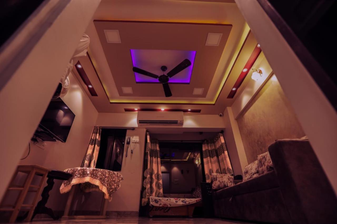 Cozy Furnished One Block From The Ocean Apartment Mumbai