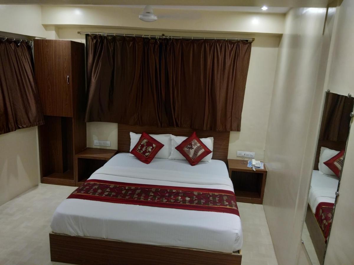 Rk Hotel-near Grant Road Railway Station Hotel