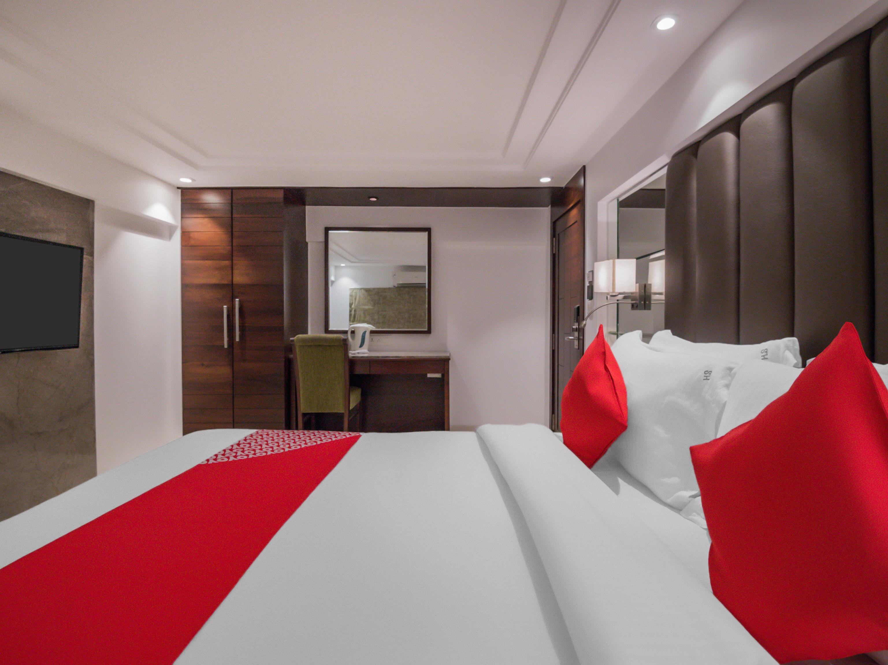 Hotel Oyo Flagship 18252 Supreme Cuffe Parade