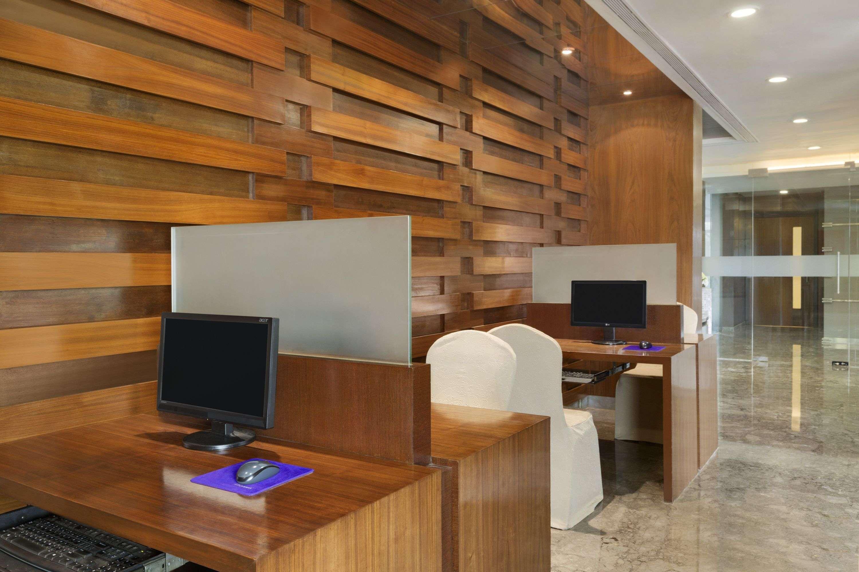 Hotel Ramada Powai & Convention Centre 5*