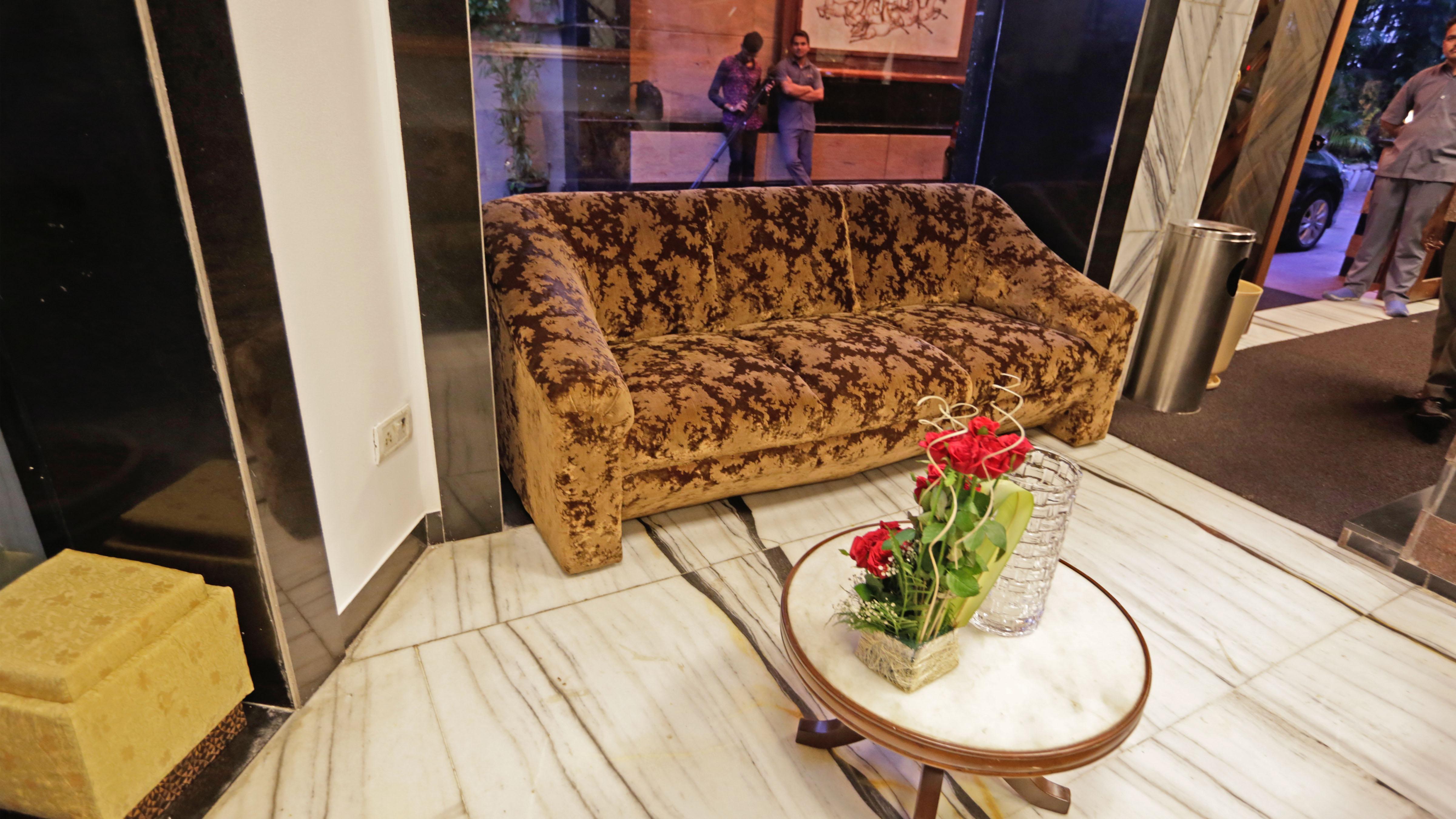Metro Palace Bandra