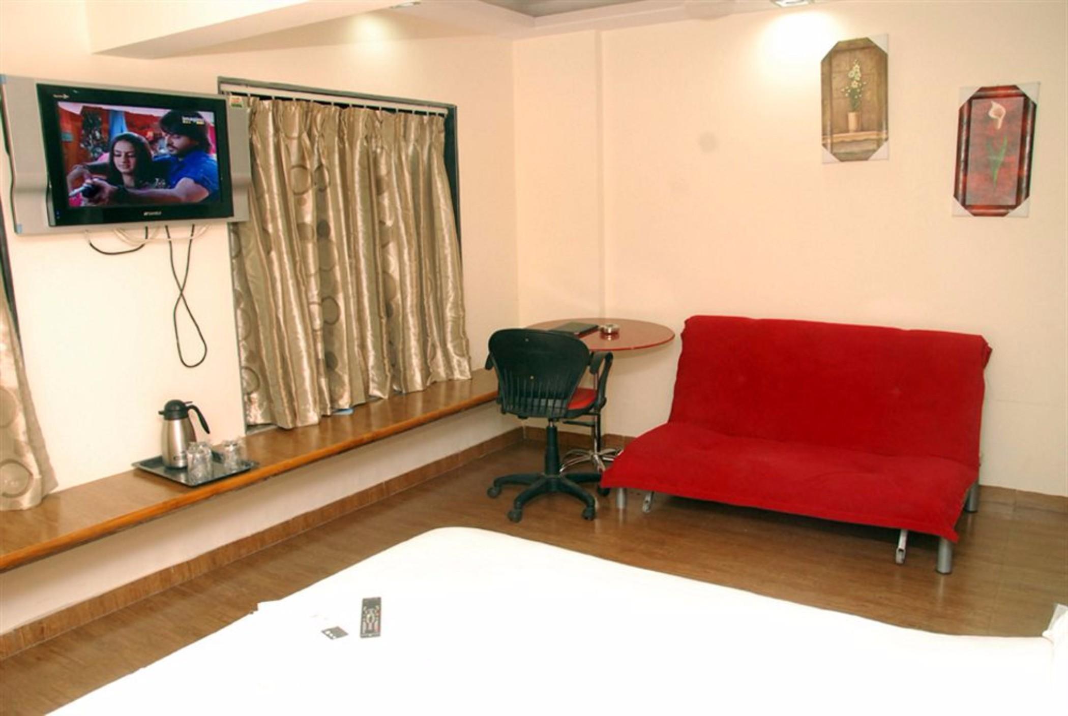 Arma Court - Near Us Embassy, Bkc Hotel