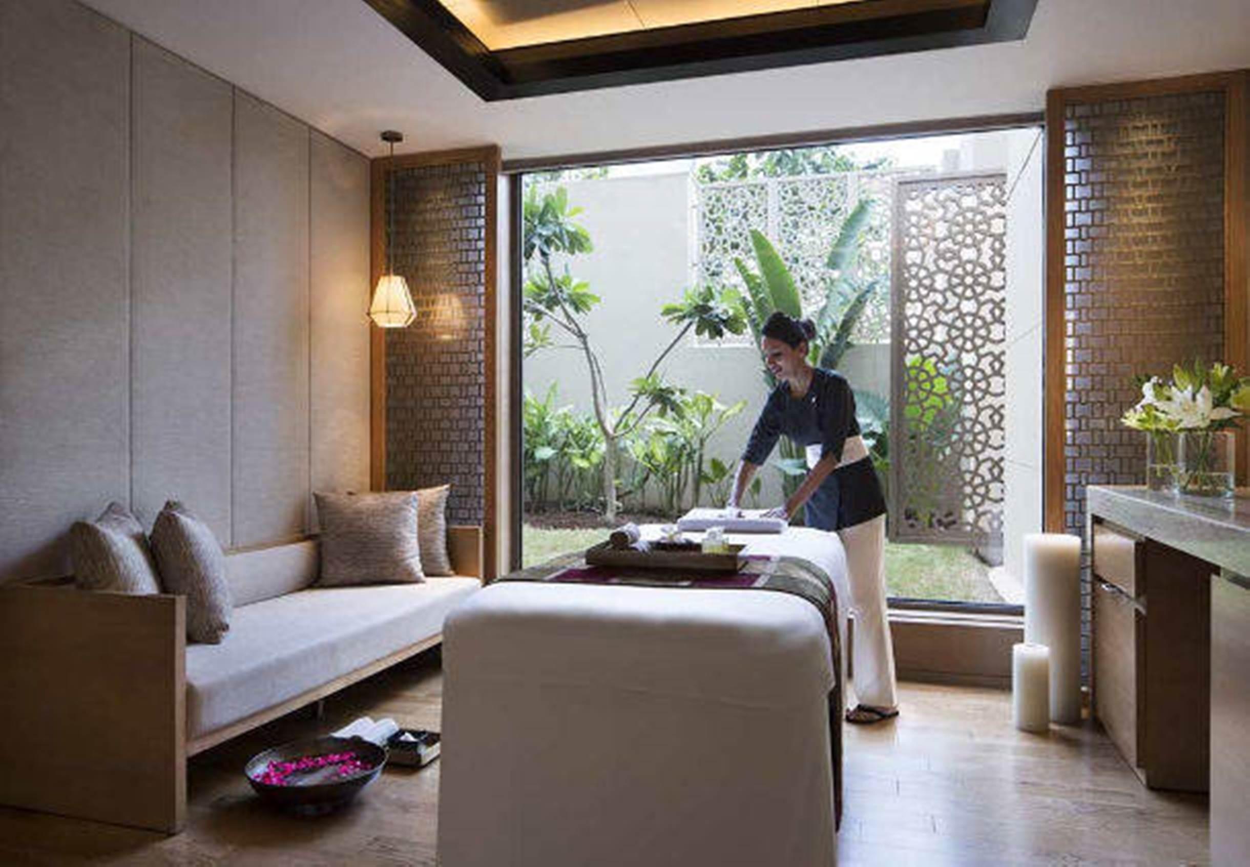 Jw Marriott Sahar Airport Hotel