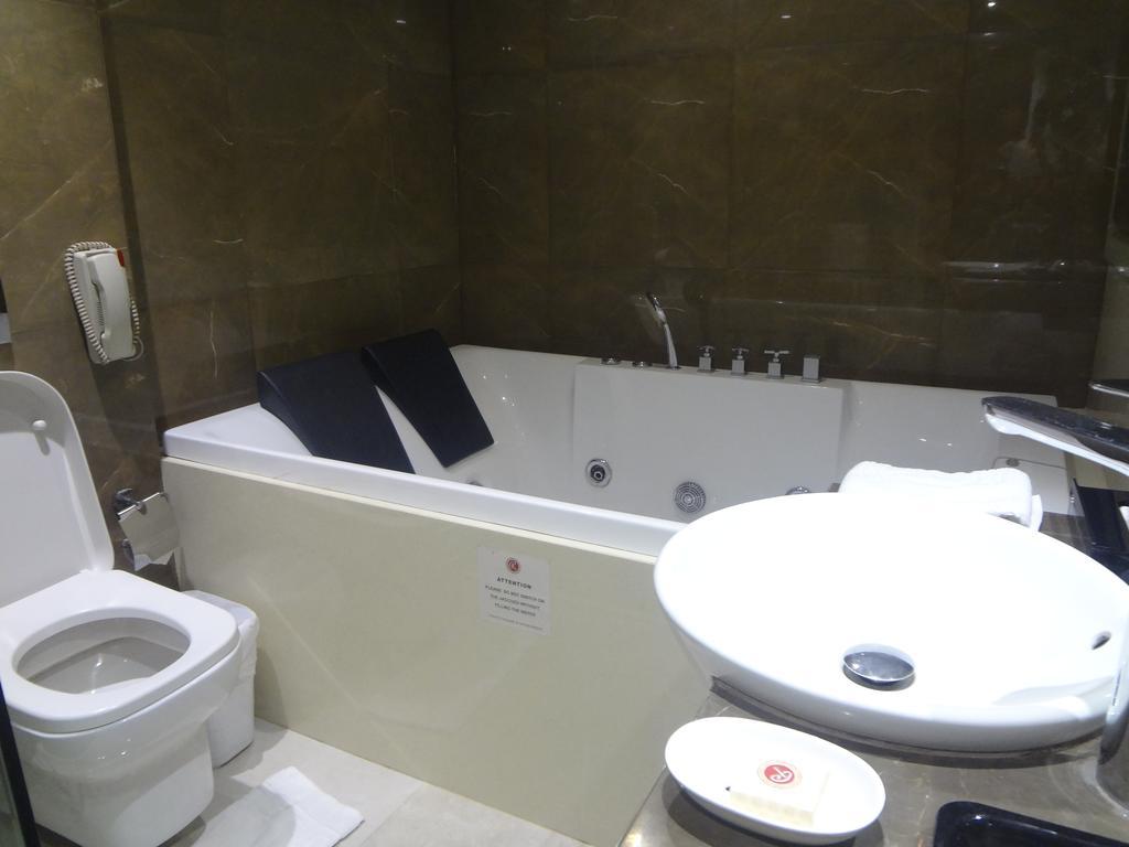 Hotel Ramee Guestline Juhu Mumbai