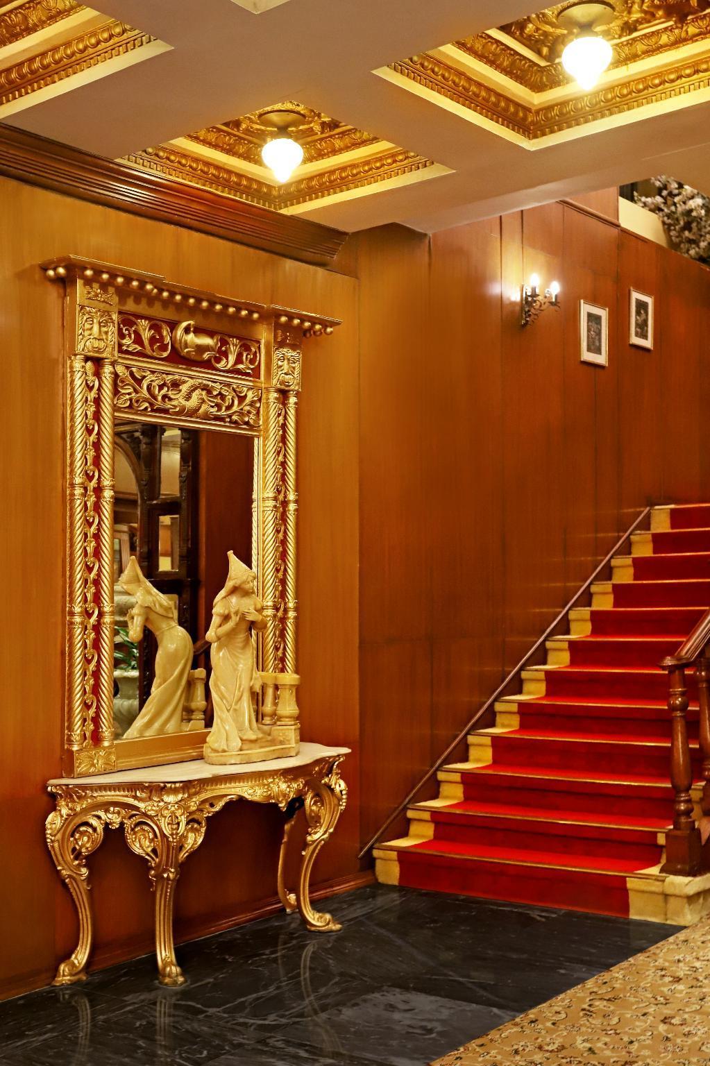 The Ambassador, Marine Drive, 4*