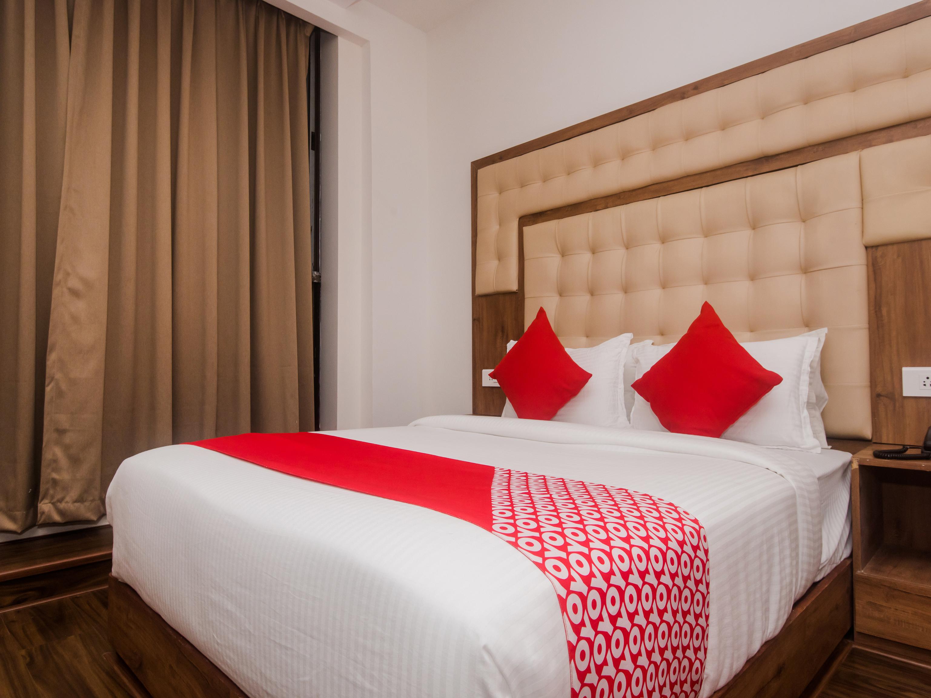 Oyo 22039 Bkc Grand Hotel
