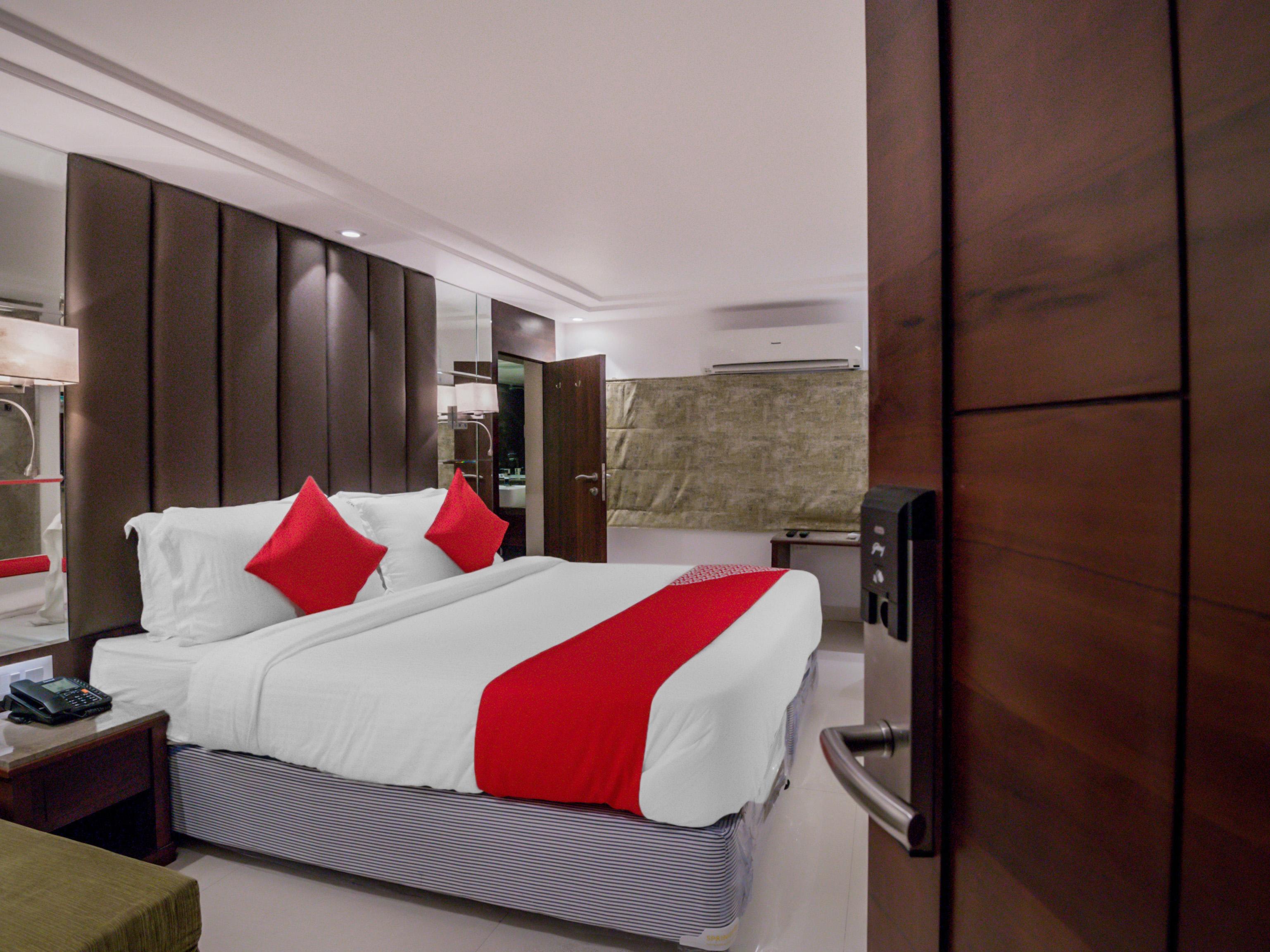 Hotel Oyo Flagship 18252 Supreme Cuffe Parade 3*