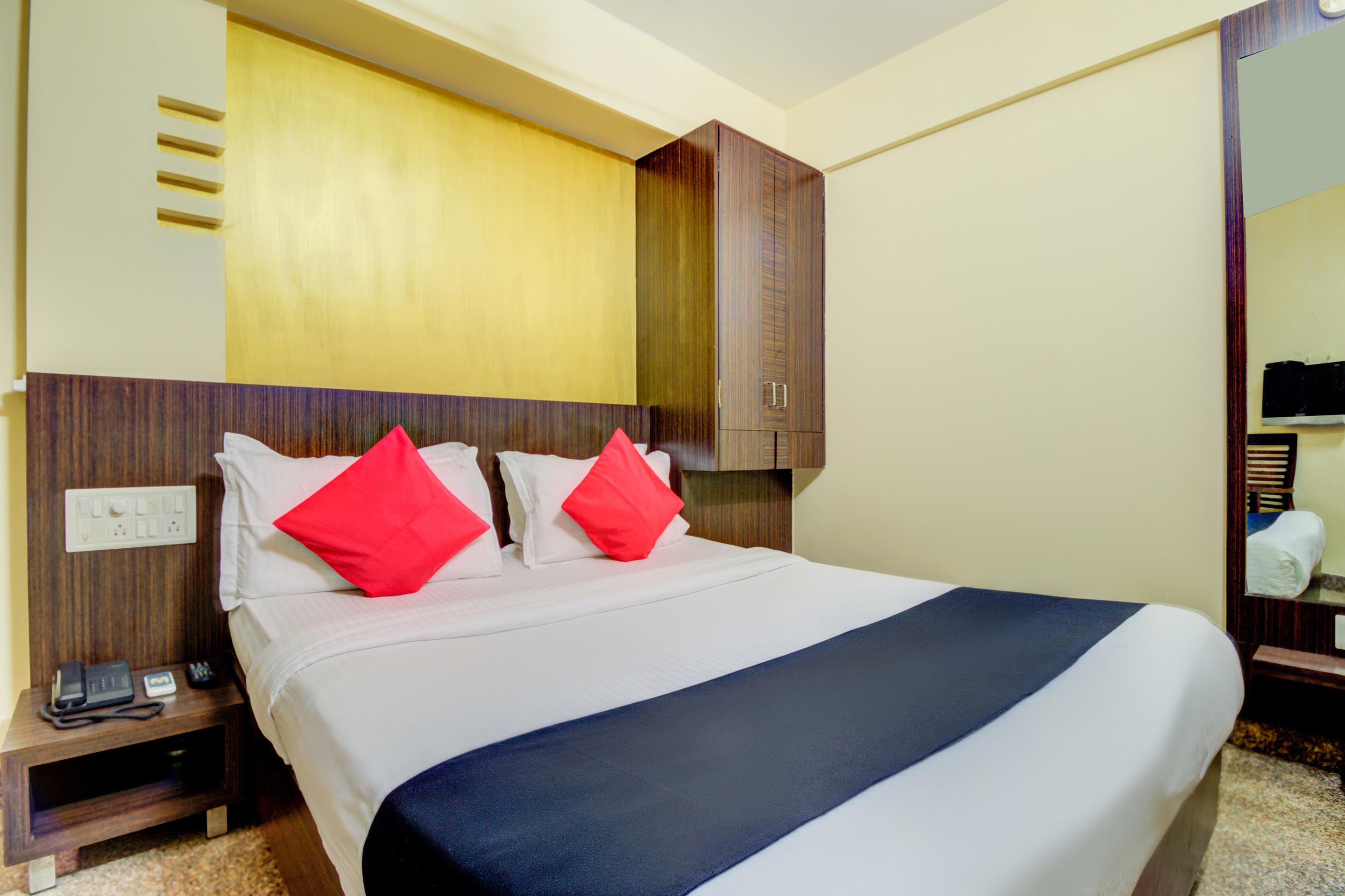 Oyo 8850 J K Regency Hotel 2*