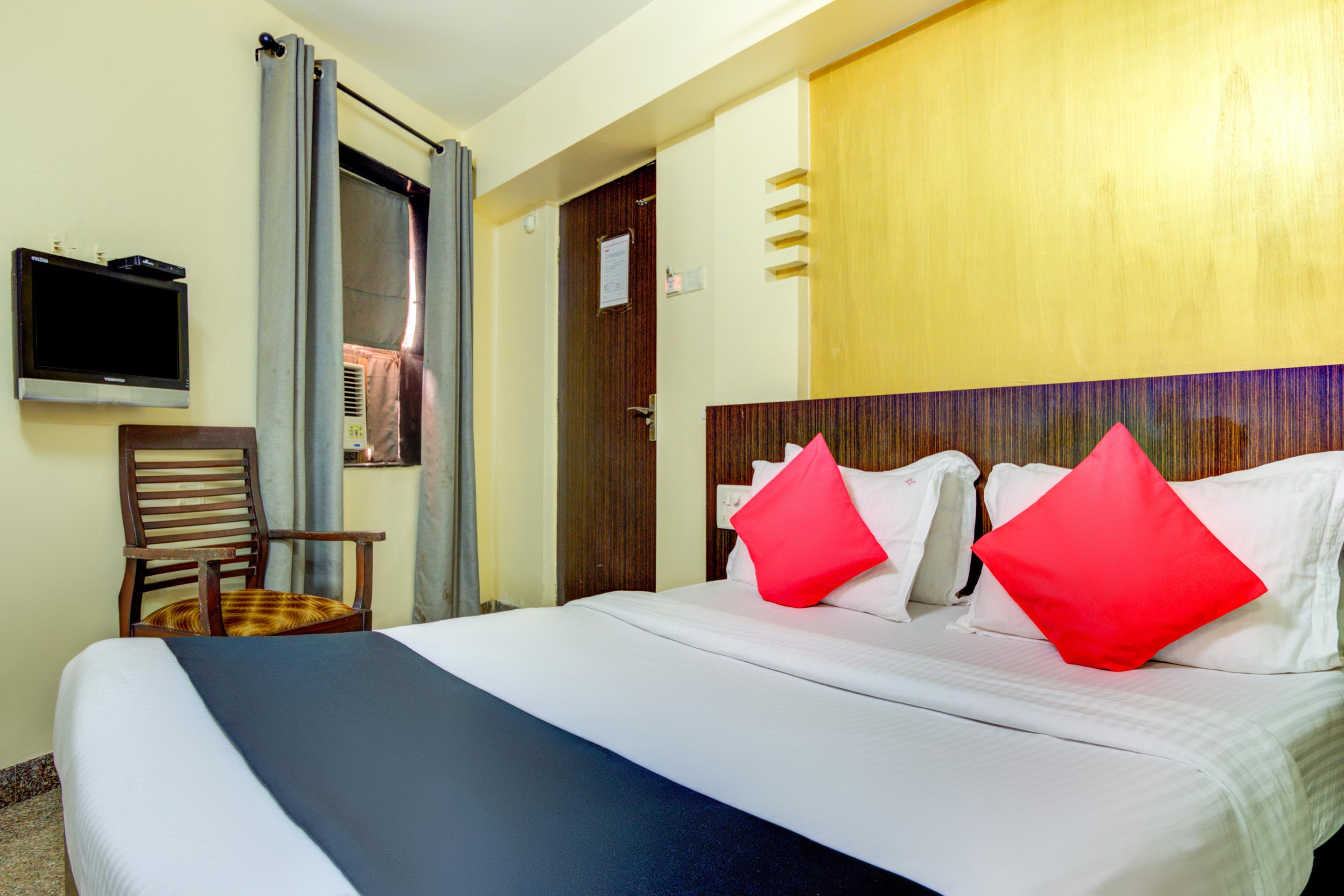 Hotel Oyo 8850 J K Regency