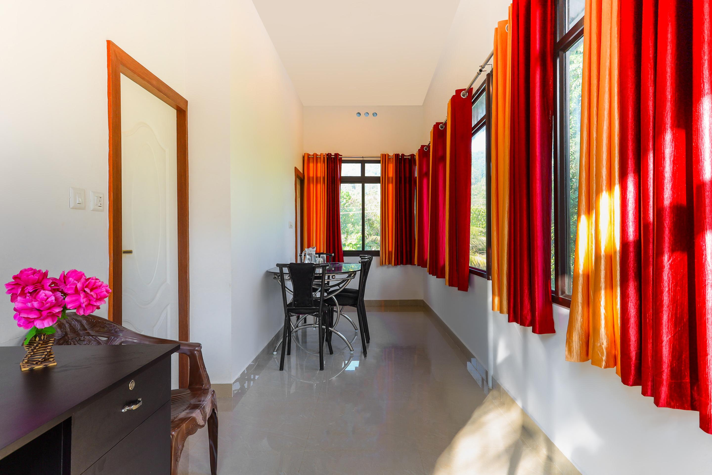 Oyo 8850 J K Regency Hotel 2*