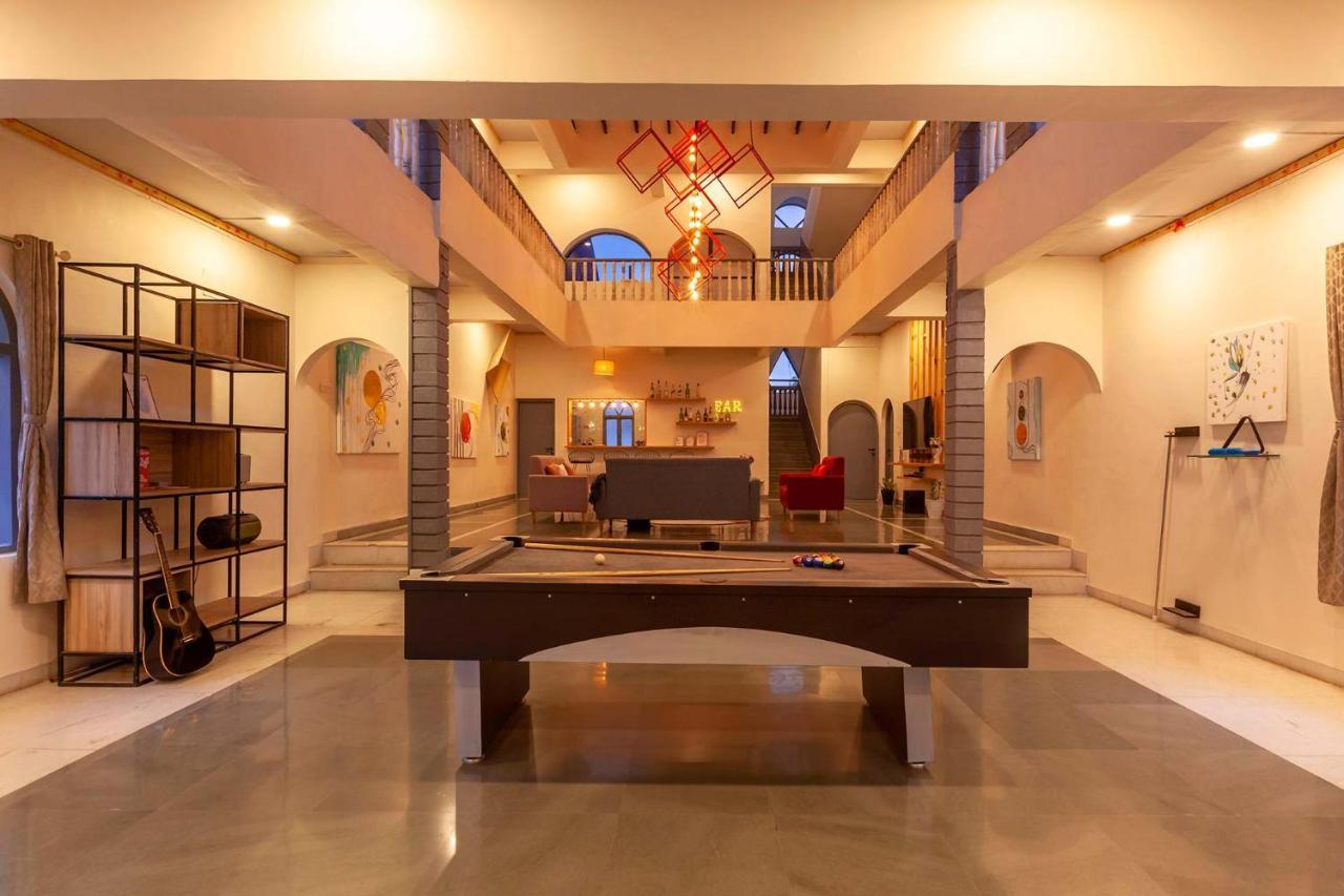 Grey Mosaics By Stayvista - Mountain-view In Vasai With Pool, Spacious Lawn & Terrace * Mumbai