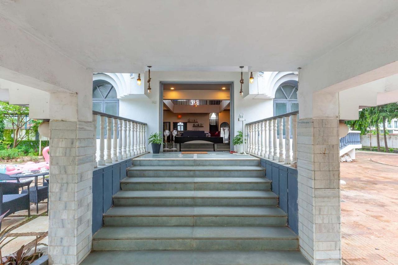 Grey Mosaics By Stayvista - Mountain-view In Vasai With Pool, Spacious Lawn & Terrace Villa Mumbai