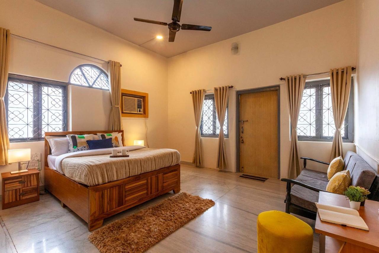 Villa Grey Mosaics By Stayvista - Mountain-view In Vasai With Pool, Spacious Lawn & Terrace *