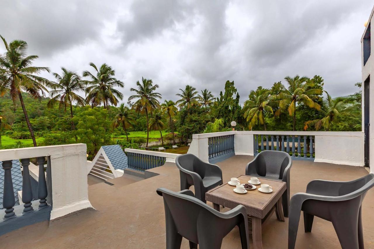 Grey Mosaics By Stayvista - Mountain-view In Vasai With Pool, Spacious Lawn & Terrace Villa