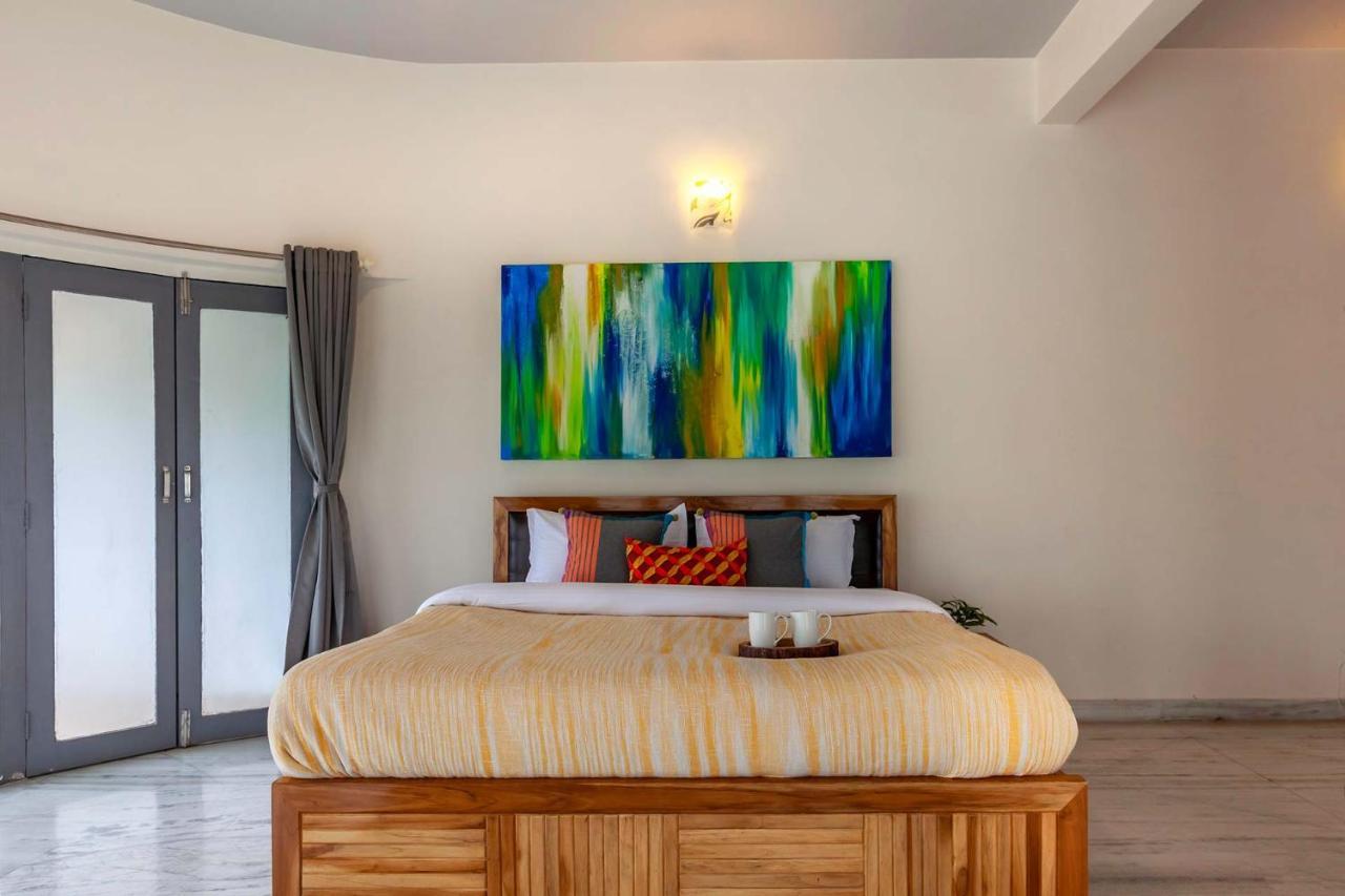 Villa Grey Mosaics By Stayvista - Mountain-view In Vasai With Pool, Spacious Lawn & Terrace *