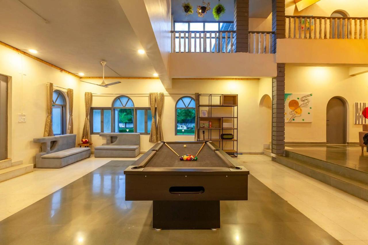 Grey Mosaics By Stayvista - Mountain-view In Vasai With Pool, Spacious Lawn & Terrace Mumbai