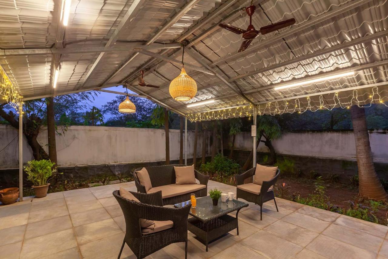 Grey Mosaics By Stayvista - Mountain-view In Vasai With Pool, Spacious Lawn & Terrace Villa
