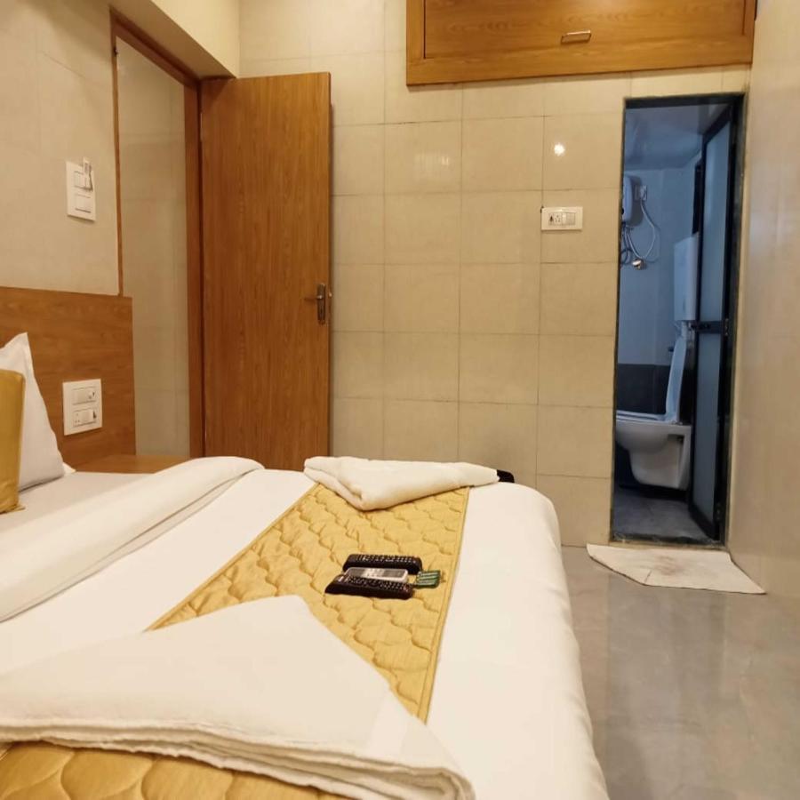 New Sarah Inn, Andheri West Hotel