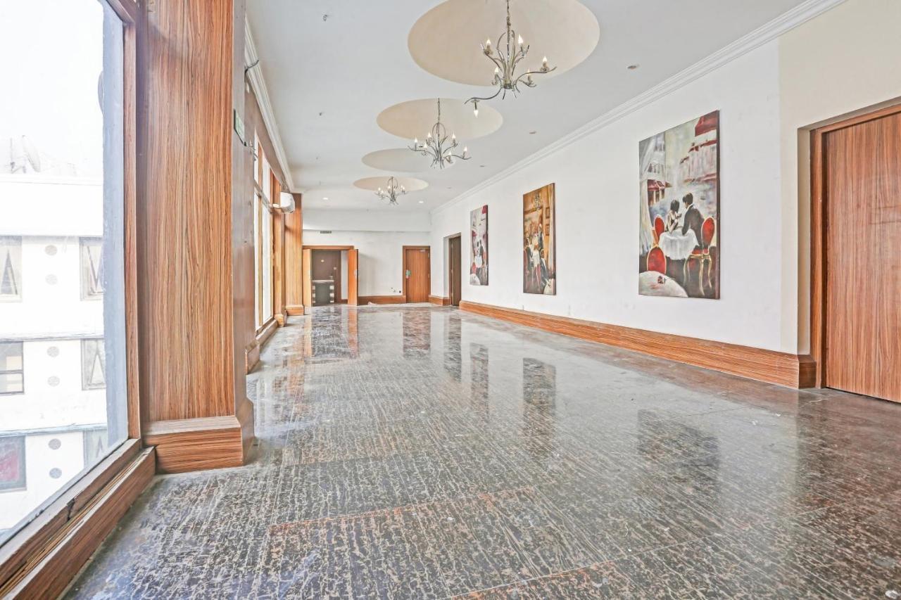 Hotel Townhouse Royal Palms Shared Serviced