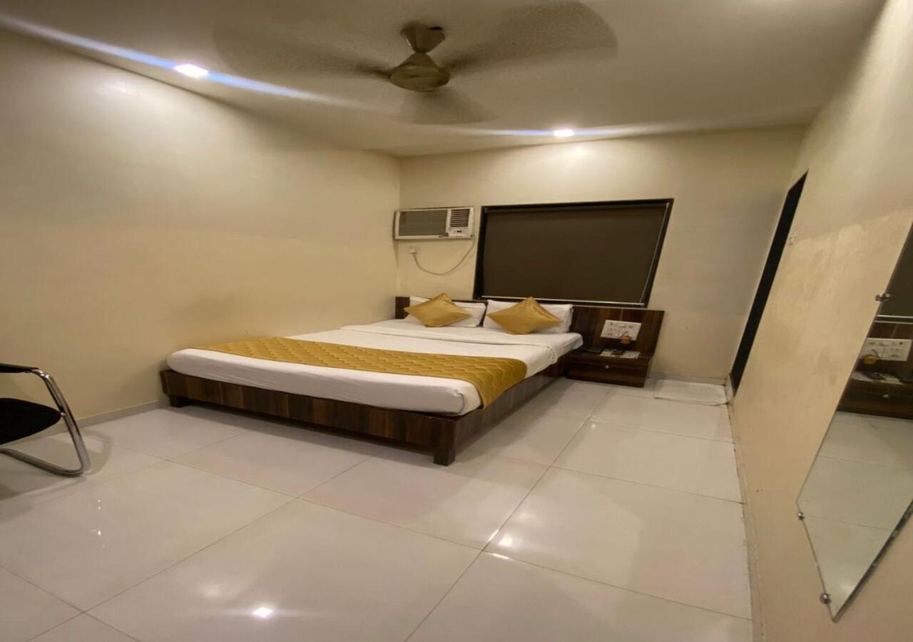 Garden Park - Near Trade Centre, Visa Consulate Hotel Mumbai