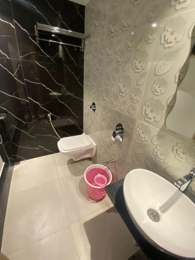 Bkc Crown - Near Trade Centre, Visa Consulate Mumbai